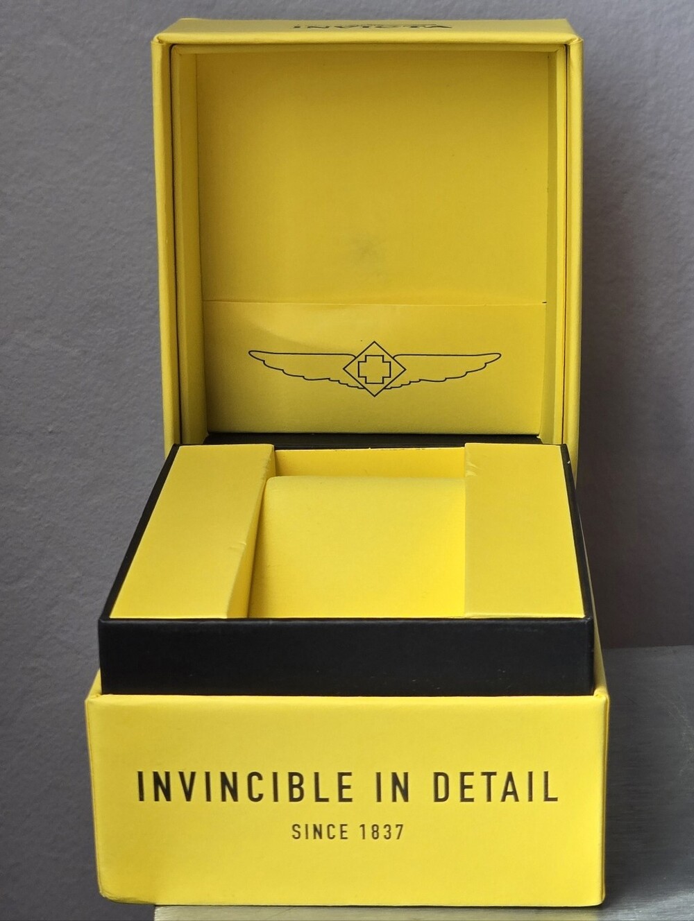 Invicta Empty Watch Box Yellow Invincible - Picture 7 of 9